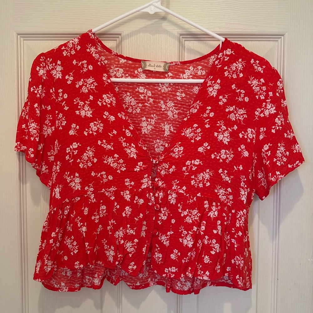 Altar’s Stated Red Floral Cropped Shirt